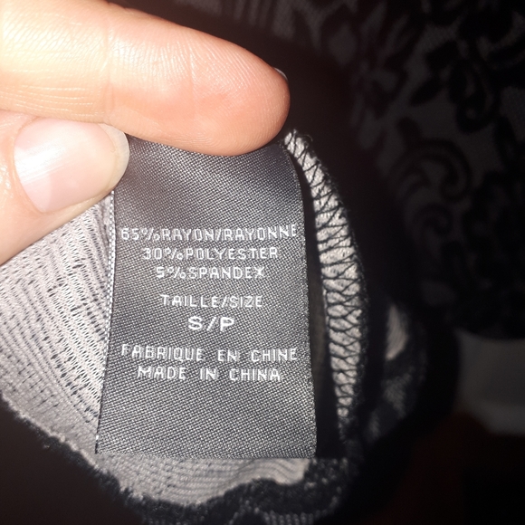 Grey and black Suzy Shier floral print top - Picture 3 of 3